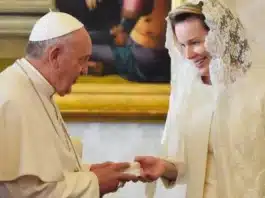 what to wear for pope