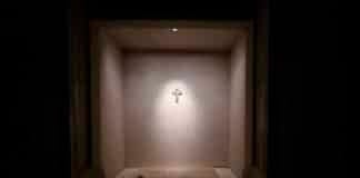 pope Francis tomb