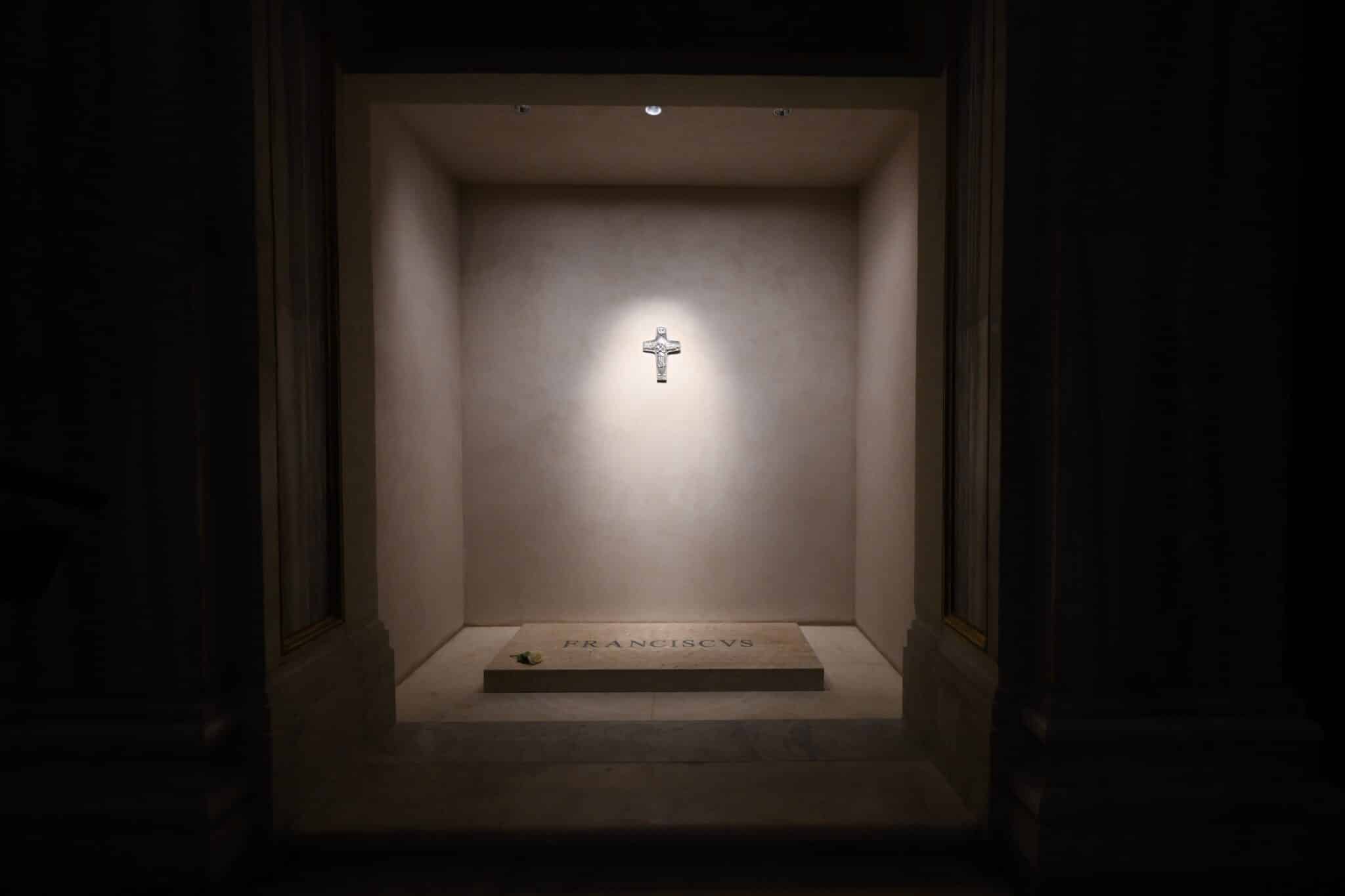pope Francis tomb